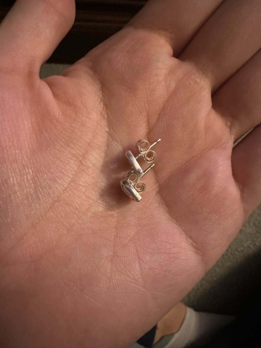 PANDORA Ribbon of Love Stud Earrings - Picture 4 of 9